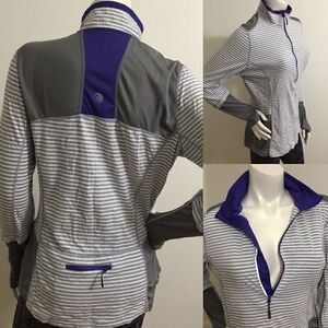 MPG Pull Over active Top! Thumb holes! Soft cozy‎